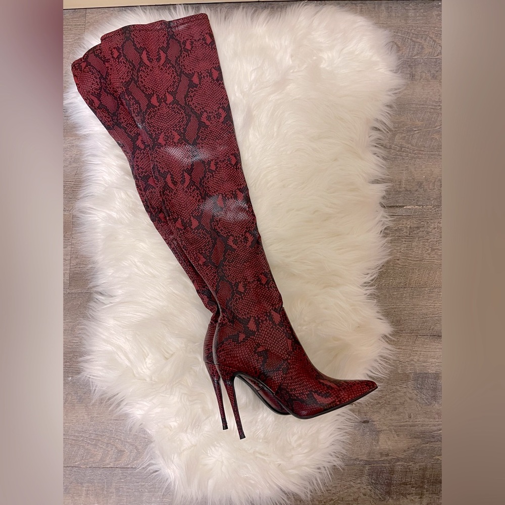Steve Madden Demanding Over-the-knee Boot